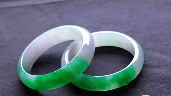 翡翠手镯a货价格(翡翠手镯a货价格5000)插图3