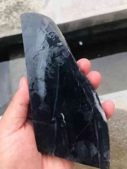 和田墨玉怎么识别真假(和田墨玉怎么识别真假图片)插图2