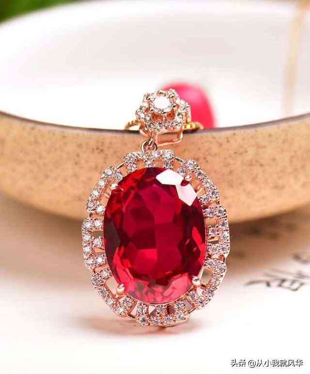 托帕石原石(托帕石原石是什么颜色)插图1