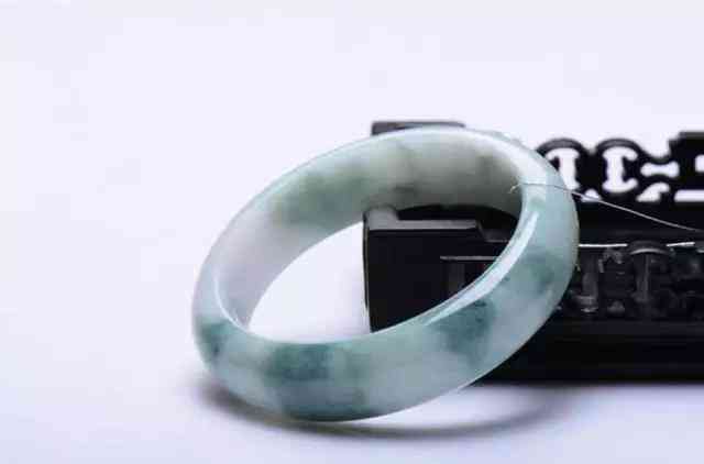 碧玺什么颜色最旺夫(碧玺的功效与作用)插图3