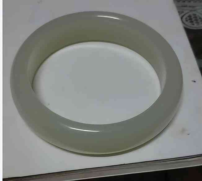 白玉手镯价位(白玉手镯为什么便宜)插图1