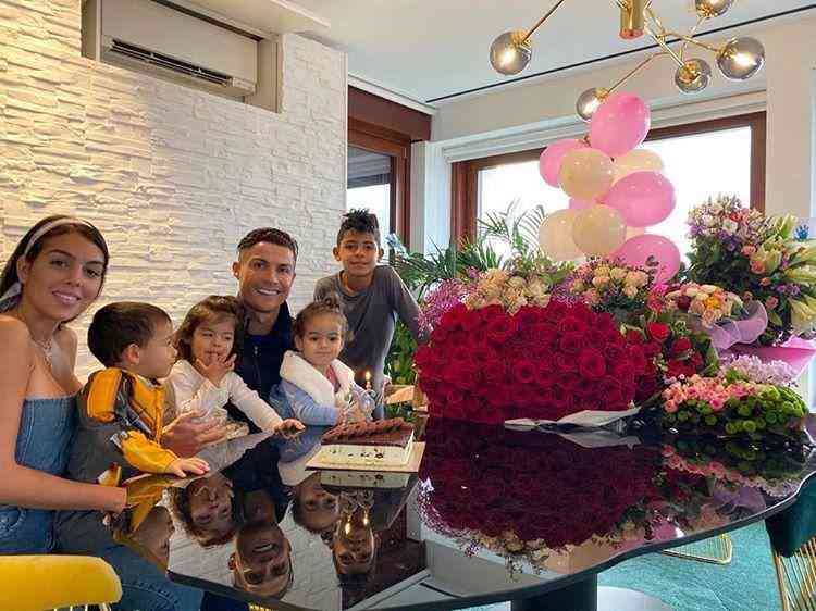 一对钻石耳钉多少钱(钻石耳环多少钱一对)插图3