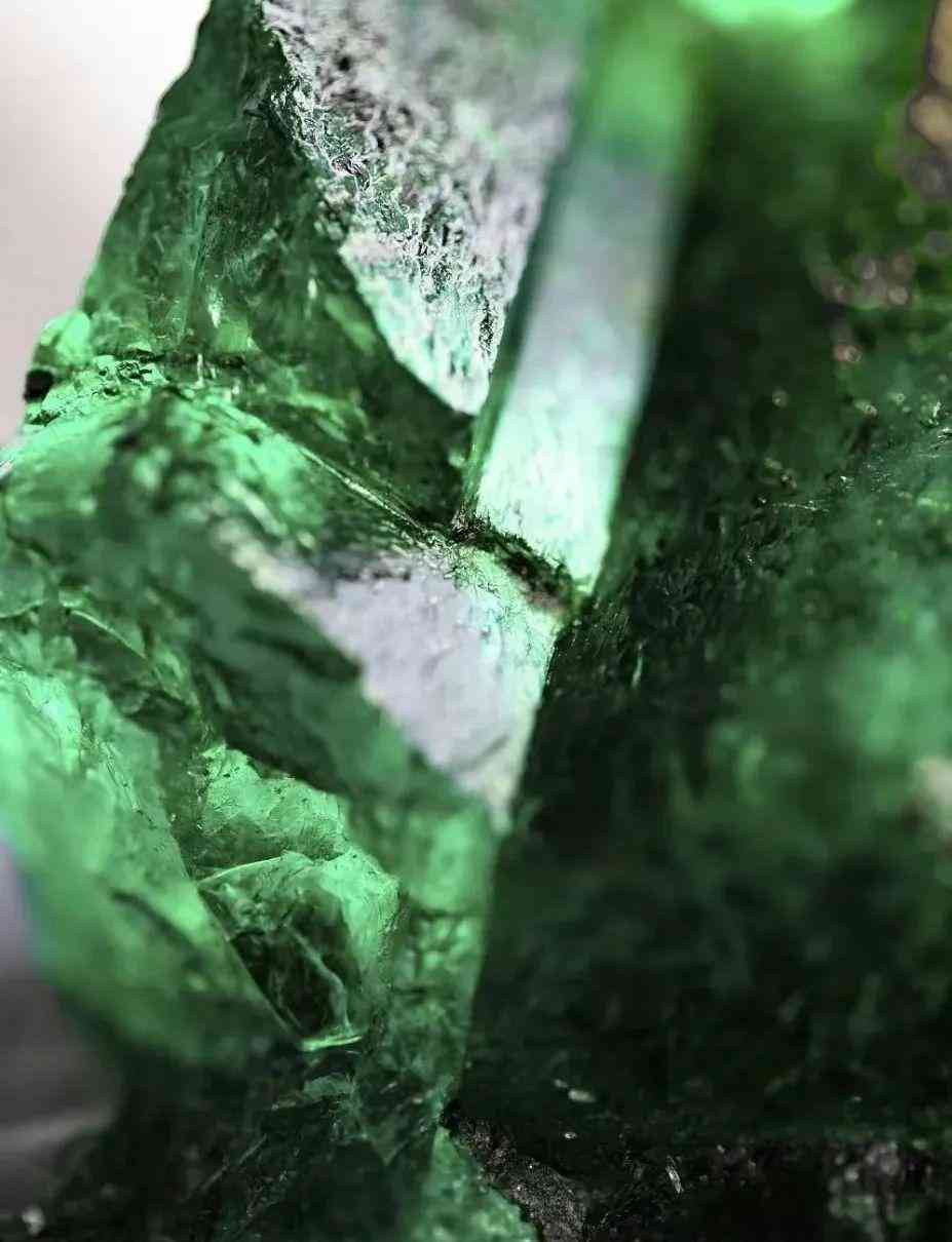 祖母绿戒指一般多少钱(祖母绿戒指一般多少钱一对)插图7