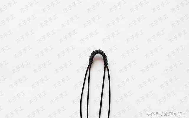 编织红绳手链教程(编织红绳手链教程金刚结)插图1