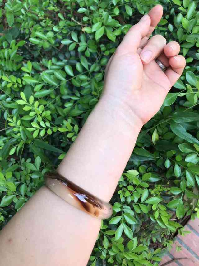 玛瑙和玉哪个养人(几十块钱的玛瑙能戴吗)插图3