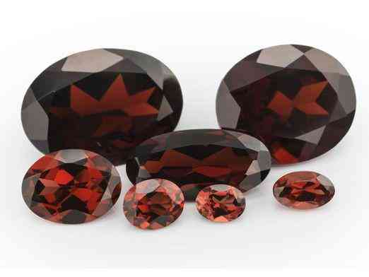 石榴石为什么戴三圈(石榴石对女性有什么好处)插图6 石榴石为什么戴三圈(石榴石对女性有什么好处)插图6