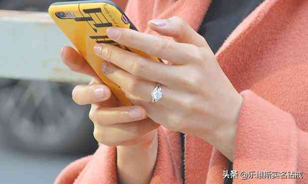 情侣戒指怎么戴法(情侣戒指戴法图片)插图3 情侣戒指怎么戴法(情侣戒指戴法图片)插图3