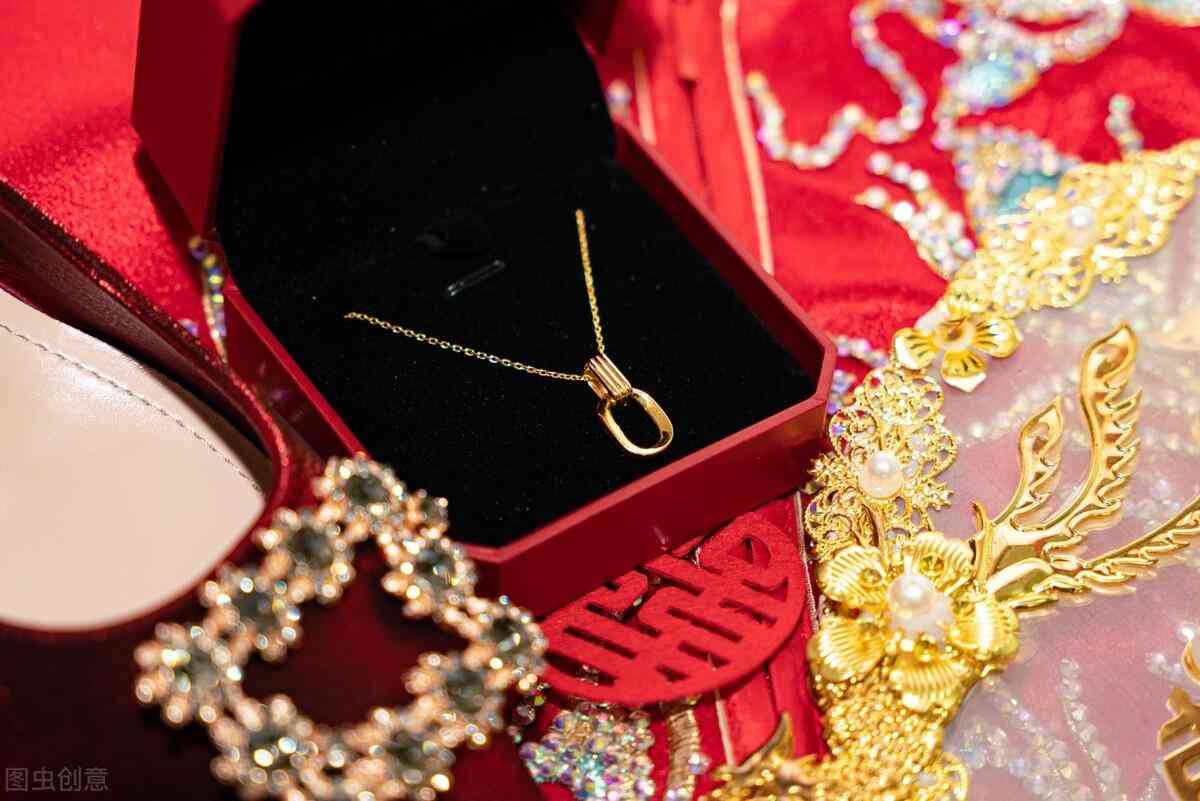 结婚买几个戒指(结婚戒指)