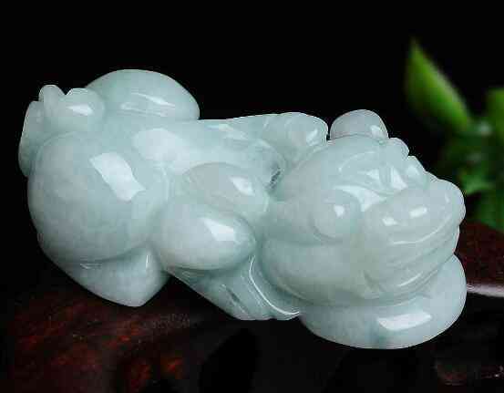 翡翠貔貅价格一般多少钱一克(翡翠玉貔貅多少钱一克)