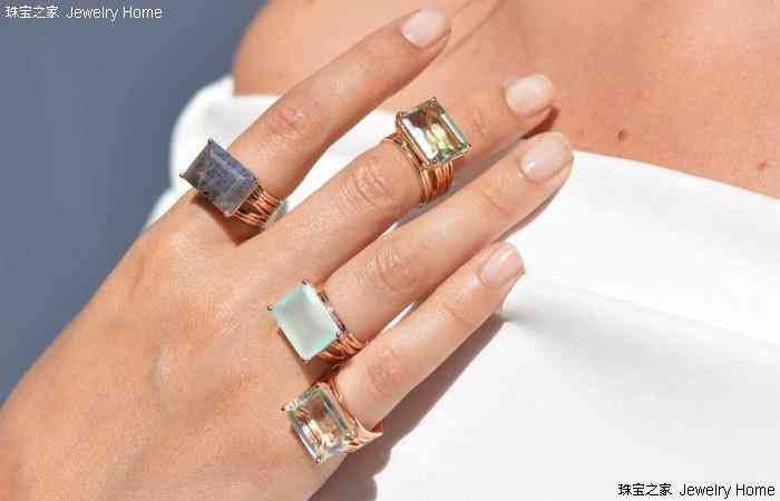 女生右手戴戒指(女生右手中指戴戒指)插图5