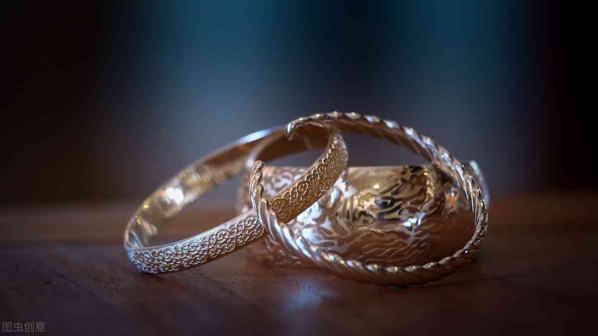 银手镯戴左手好还是右手好(银手镯戴左手好还是右手好风水)插图5