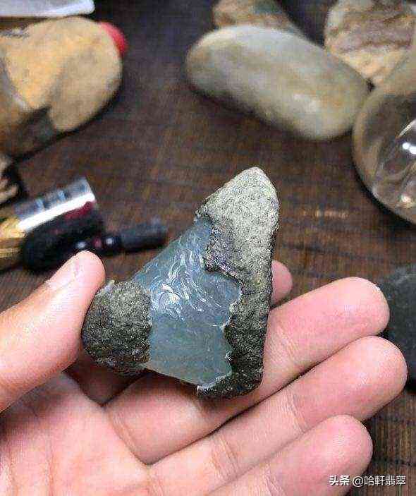 翡翠毛料有假的吗(翡翠毛料有假的吗知乎)插图1