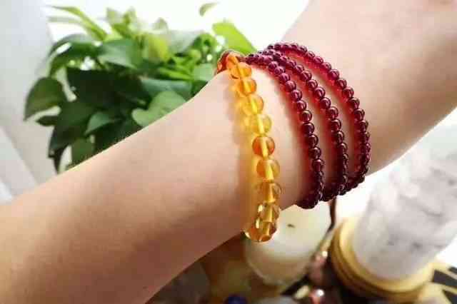 女人长期戴石榴石的好处(女人戴石榴有什么好处)插图1