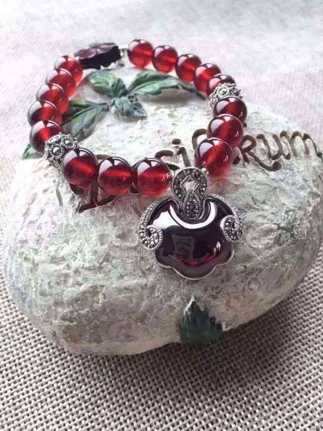 女人长期戴石榴石的好处(女人戴石榴有什么好处)插图9