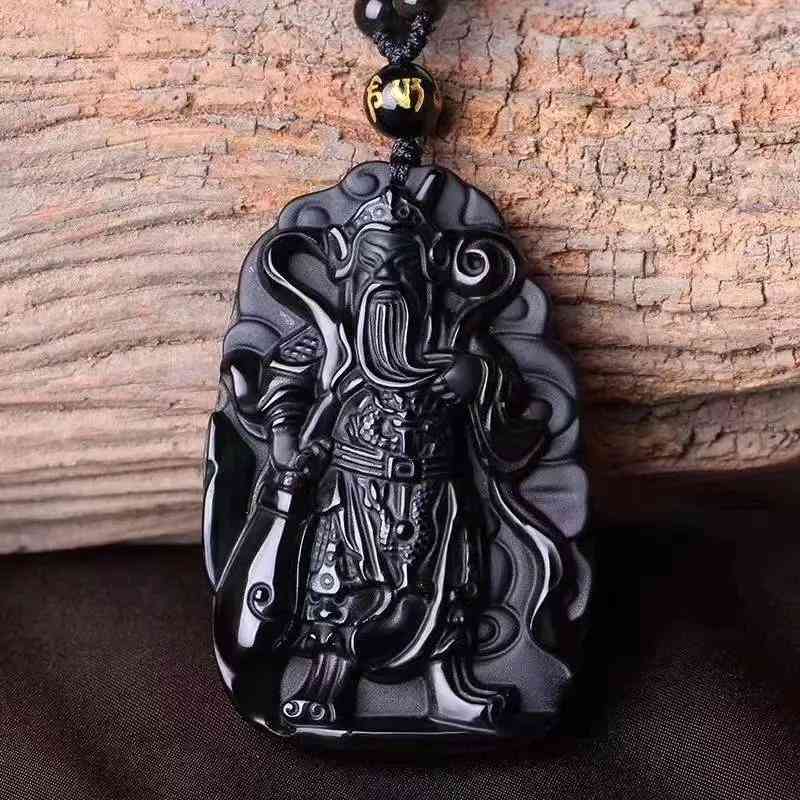 彩虹眼黑曜石价格(彩虹眼黑曜石的功效与作用)