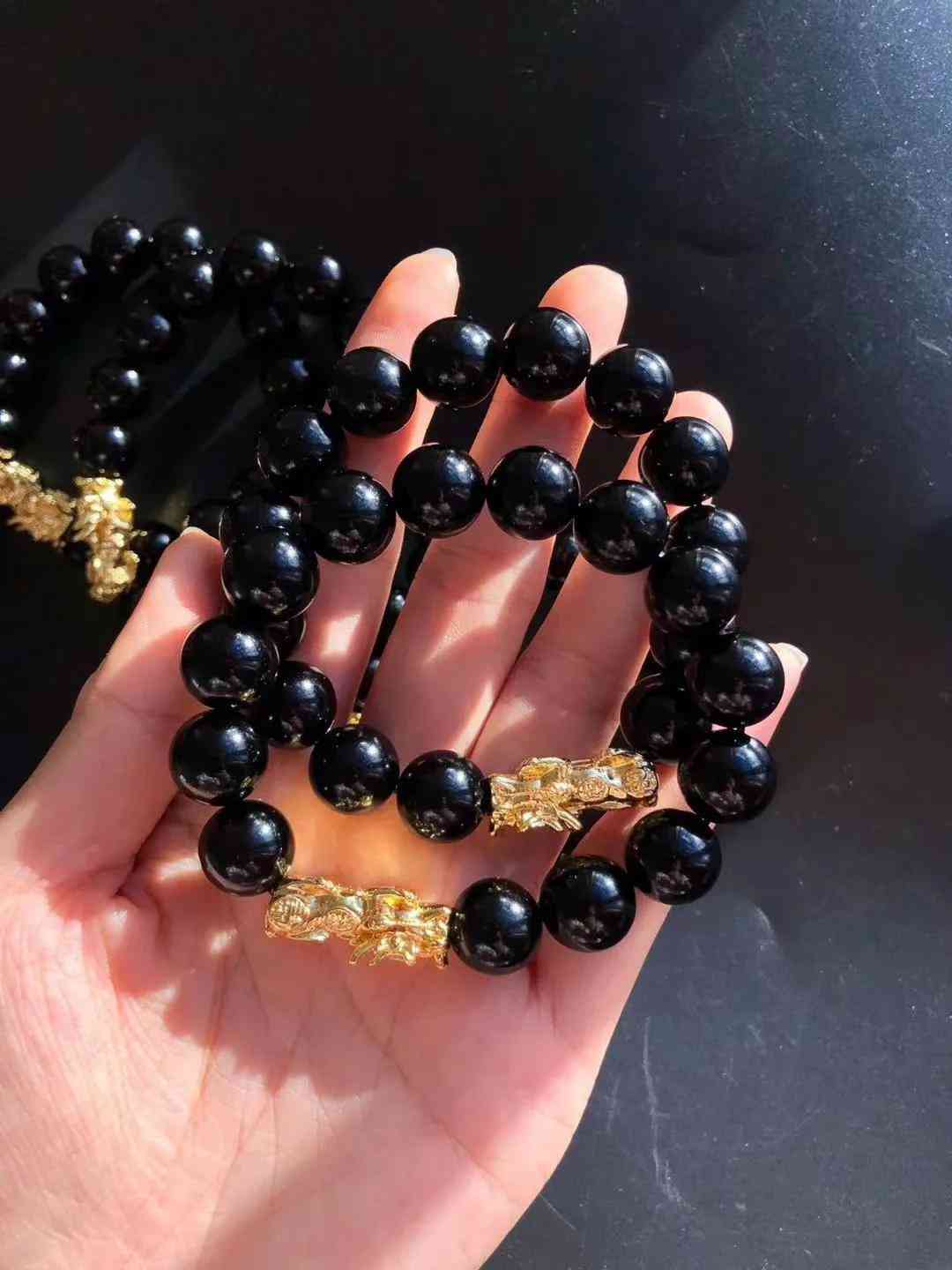 彩虹眼黑曜石价格(彩虹眼黑曜石的功效与作用)插图2 彩虹眼黑曜石价格(彩虹眼黑曜石的功效与作用)插图2