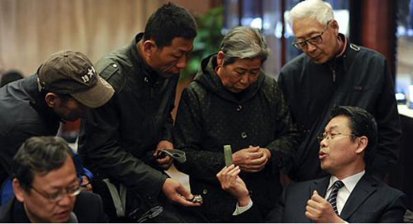 玉怎么分辨真假(玉手镯怎么分辨真假)插图1