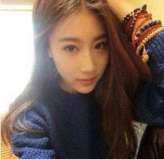 手链带左手还是右手(女的带手链带左手还是右手)插图2