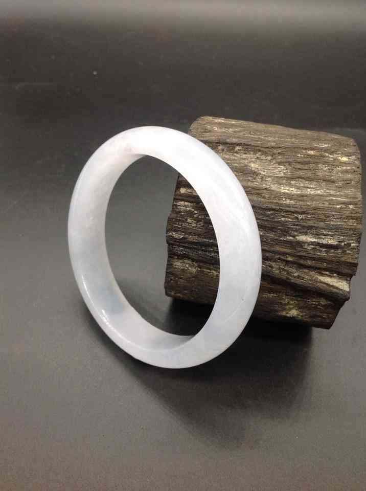 冰种翡翠鉴别方法(冰种翡翠鉴赏)