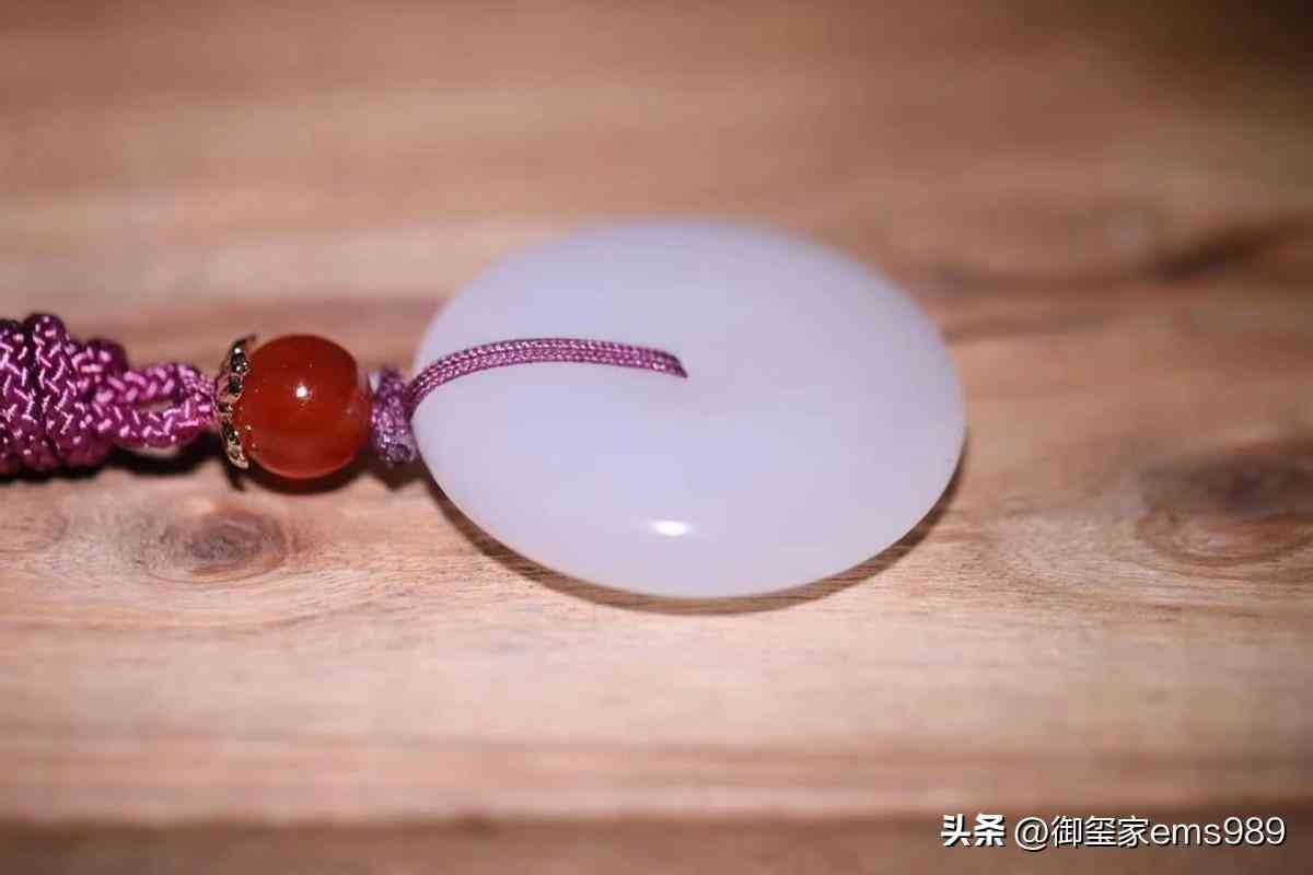 和田玉有什么好处(佩戴和田玉有什么好处)插图1 和田玉有什么好处(佩戴和田玉有什么好处)插图1