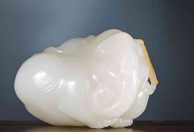 怎么买玉镯不被坑(挑选翡翠的四个口诀)插图1