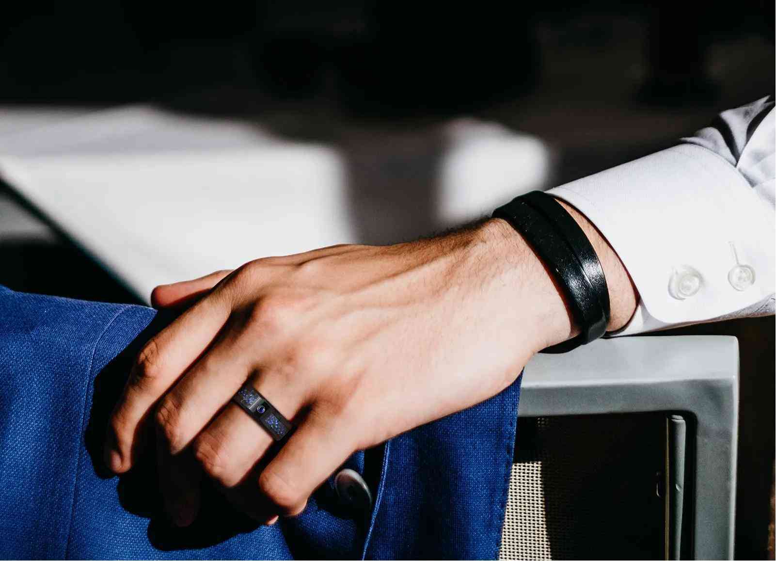 现在最流行的男士戒指什么款(现在最流行的男士戒指什么款图片)插图1