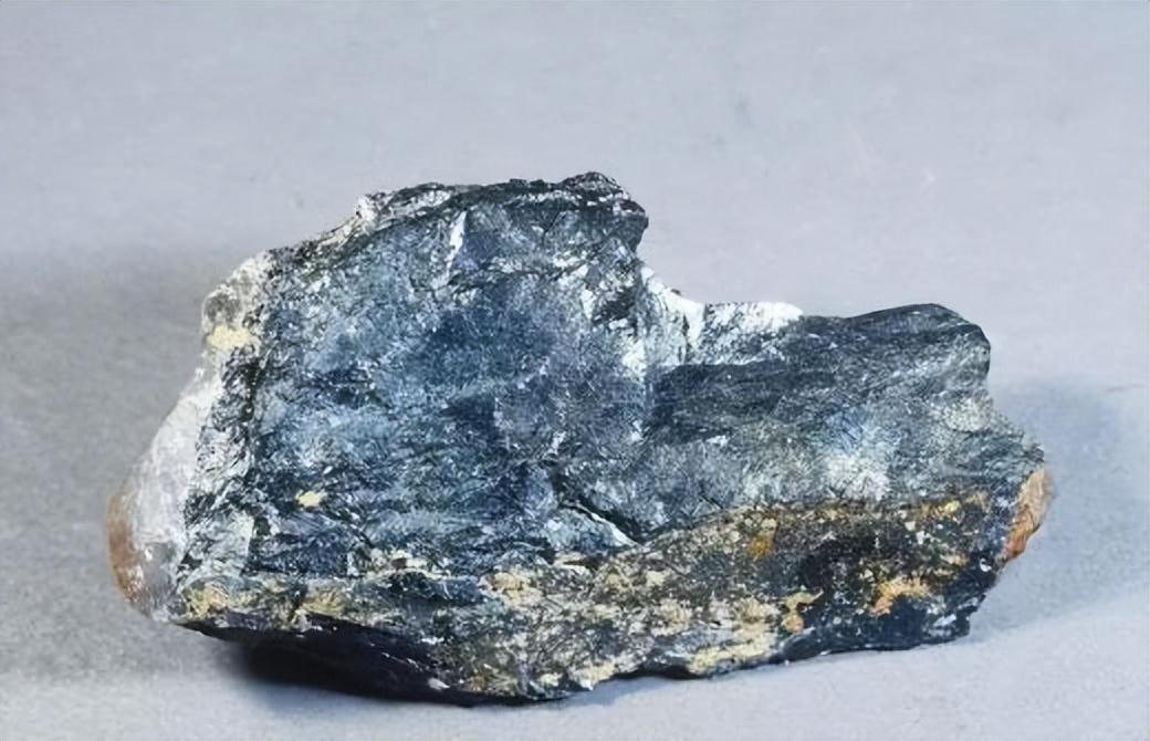 铂金回收420元一克(铂金和白金哪个贵多少钱一克)插图1