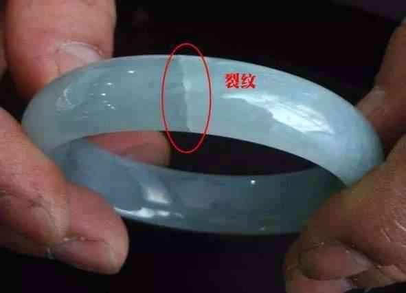 玉手镯裂纹补救最好办法(手镯里面有裂纹儿是纯天然的吗)插图3