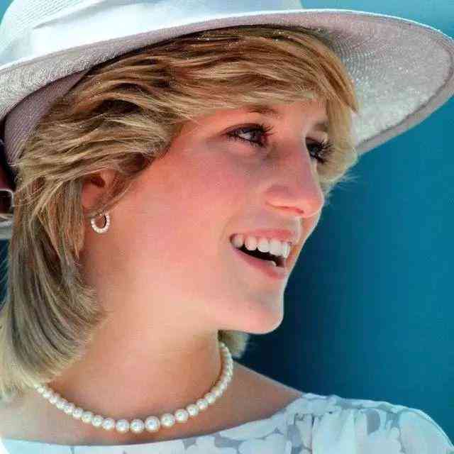 淡水珍珠不值钱吗(戴海水珍珠好还是淡水珍珠好)