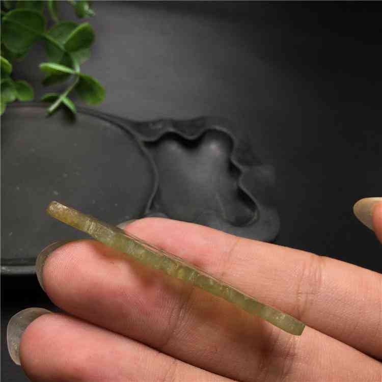 老坑冰种翡翠价格(老坑冰糯种翡翠价格)插图5 老坑冰种翡翠价格(老坑冰糯种翡翠价格)插图5