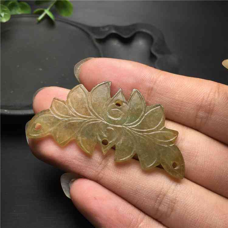 老坑冰种翡翠价格(老坑冰糯种翡翠价格)插图8 老坑冰种翡翠价格(老坑冰糯种翡翠价格)插图8