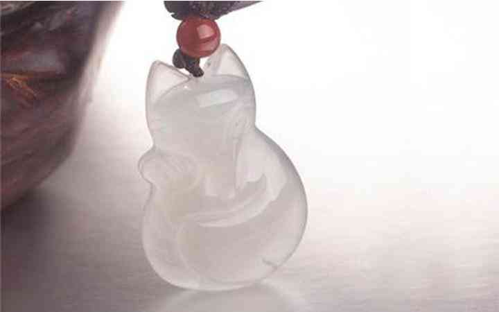 粉水晶狐狸吊坠很邪门(粉水晶狐狸手链禁忌)插图1 粉水晶狐狸吊坠很邪门(粉水晶狐狸手链禁忌)插图1