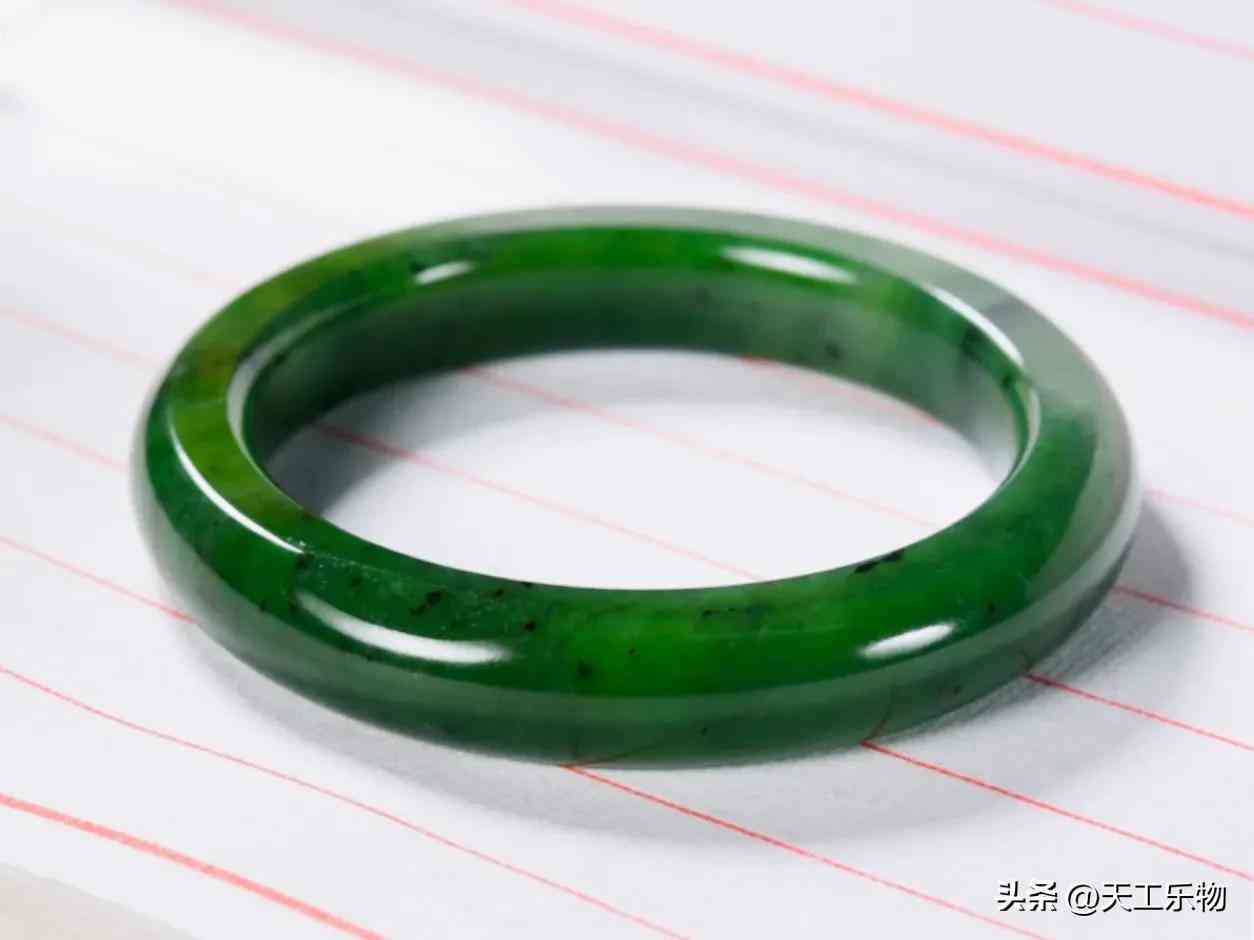 真正的和田玉手镯(真正的和田玉手镯多少钱一副)插图13