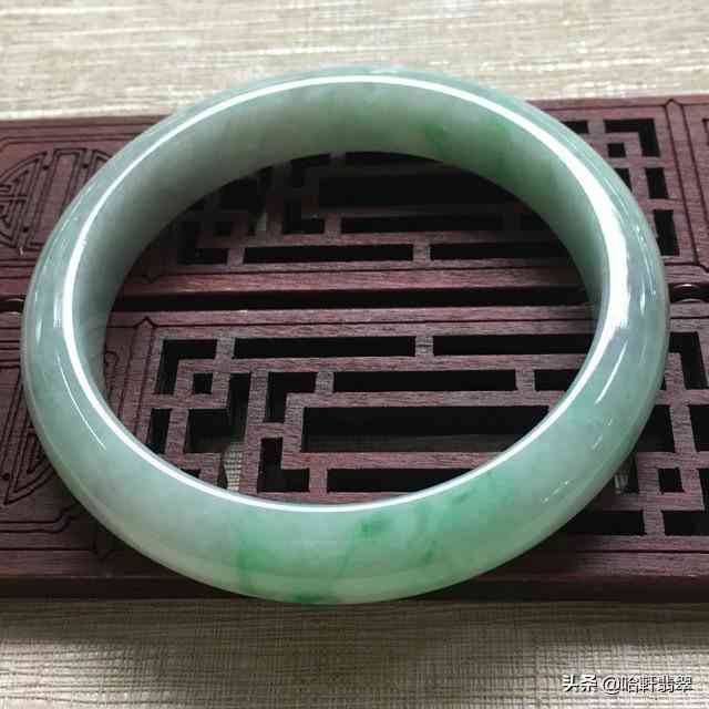 真的翡翠手镯最便宜一个多钱(翡翠手镯一般多少钱一只)插图5