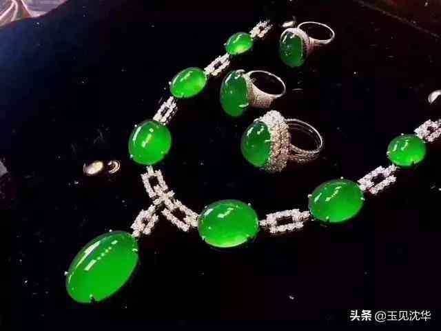 老坑玻璃种帝王绿价格(玻璃种帝王绿48亿手镯)插图2