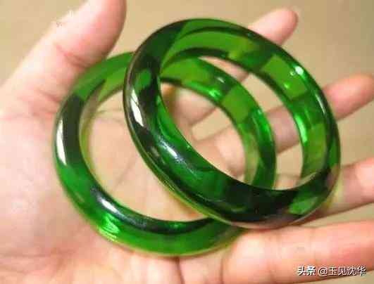 老坑玻璃种帝王绿价格(玻璃种帝王绿48亿手镯)插图5