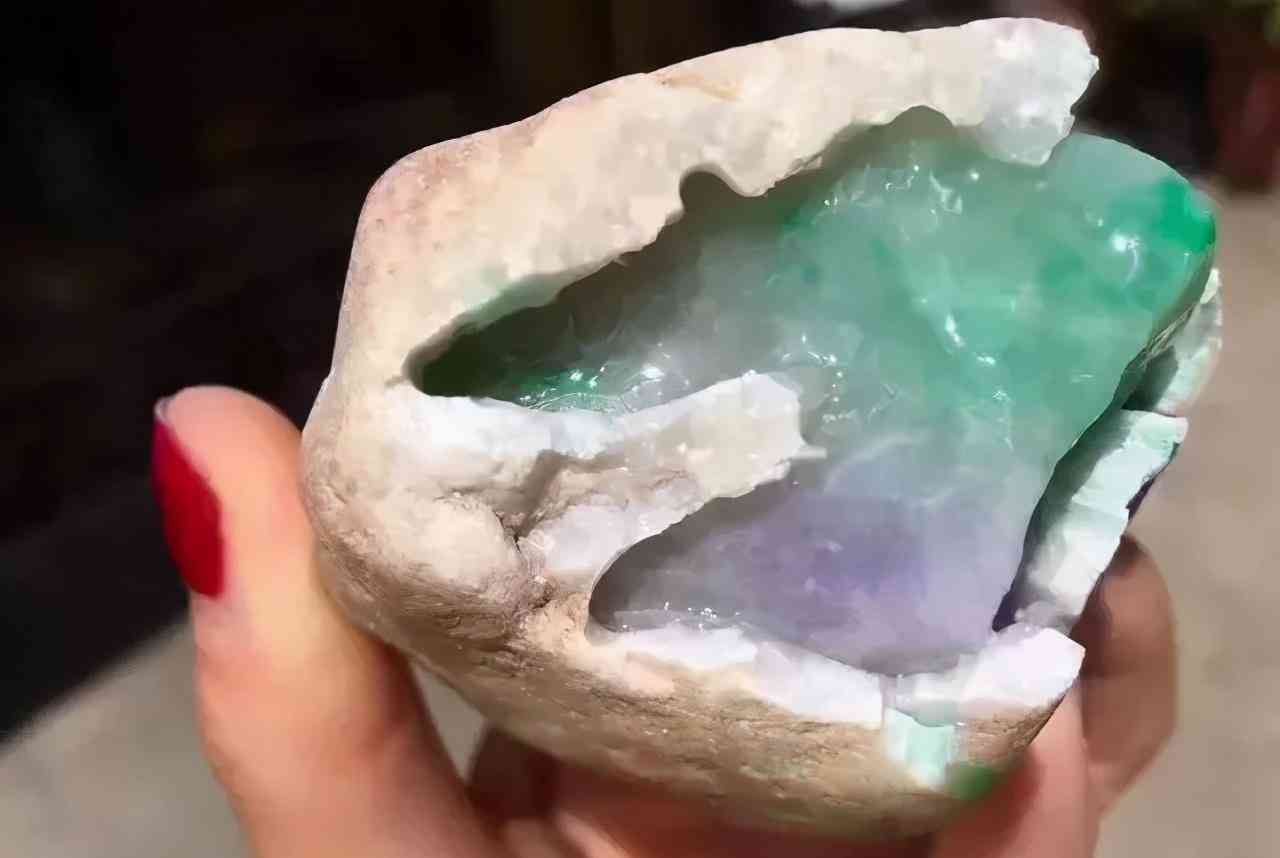 开翡翠原石(开翡翠原石游戏)插图1