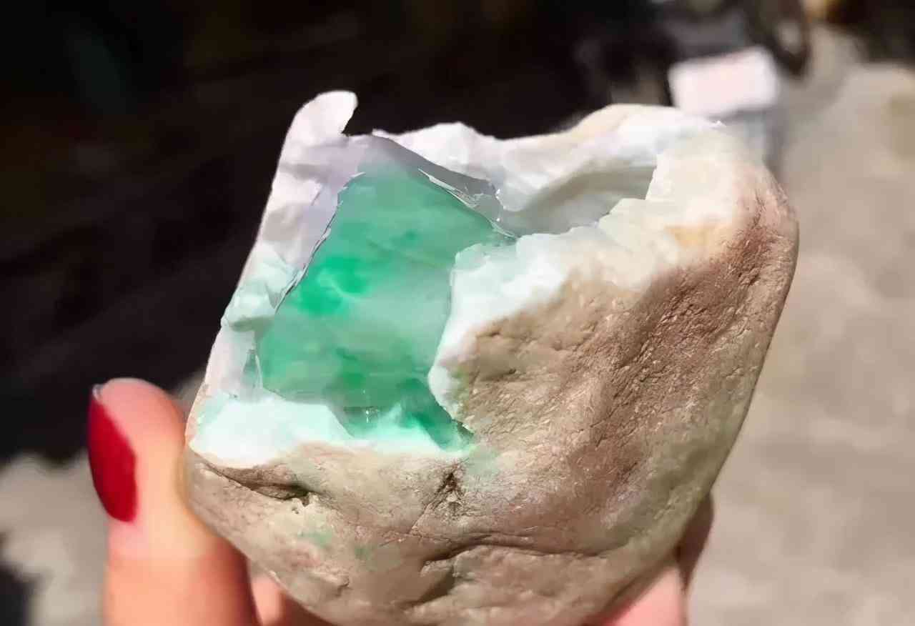 开翡翠原石(开翡翠原石游戏)插图2