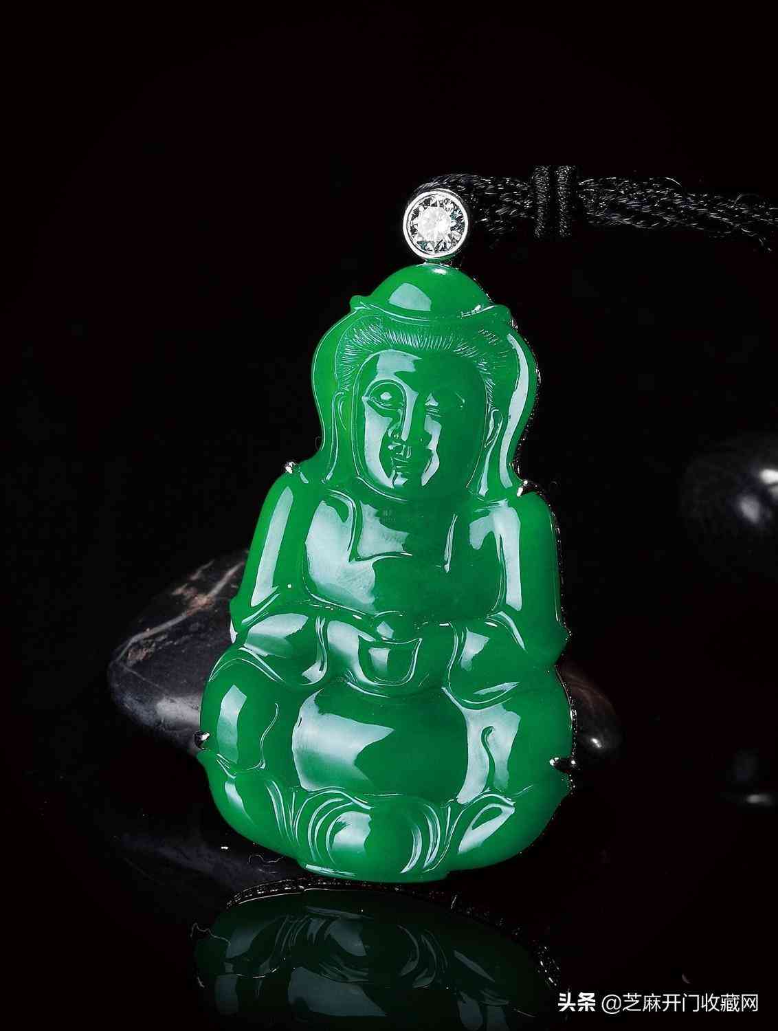 翡翠真假辨别方法简单(翡翠b货在灯光下的图片)插图6 翡翠真假辨别方法简单(翡翠b货在灯光下的图片)插图6