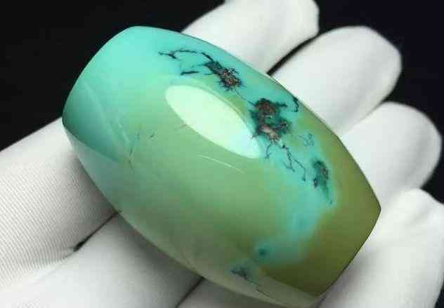 怎样辨别绿松石真假和品质(如何辨别绿松石的真伪)插图2