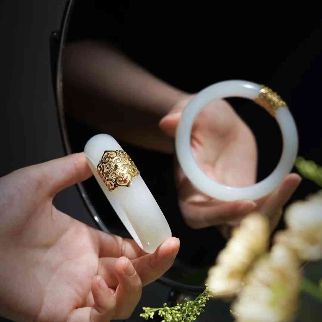 玉手镯怎么挑选(玉手镯怎么挑选好的)插图1 玉手镯怎么挑选(玉手镯怎么挑选好的)插图1