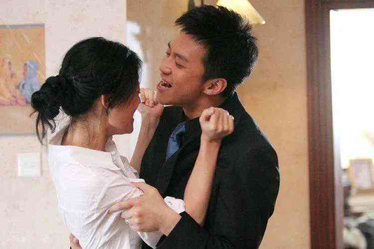 钻石王老五的艰难爱情免费看(钻石王老五的艰难爱情免费观看)插图3