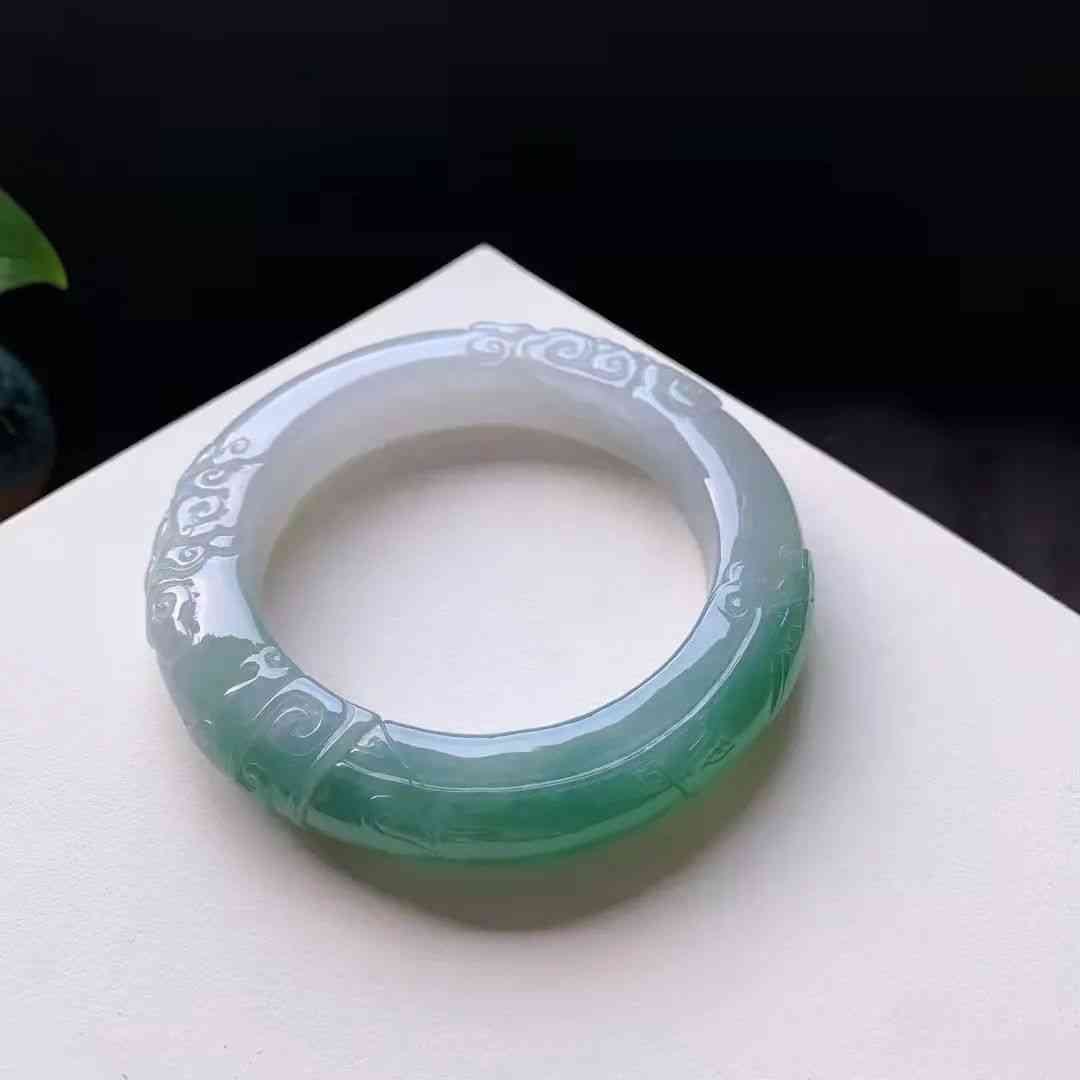 天然水晶手镯的价值(天然水晶手镯的价值高吗)插图5 天然水晶手镯的价值(天然水晶手镯的价值高吗)插图5