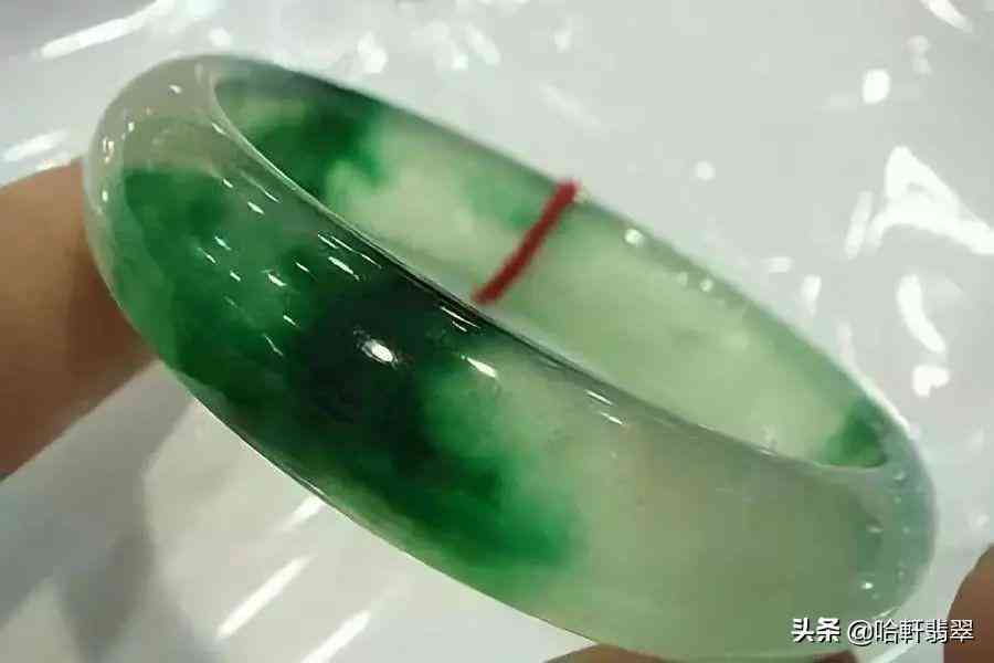 鉴别翡翠真伪的方法(鉴别翡翠真伪的方法是什么)插图9