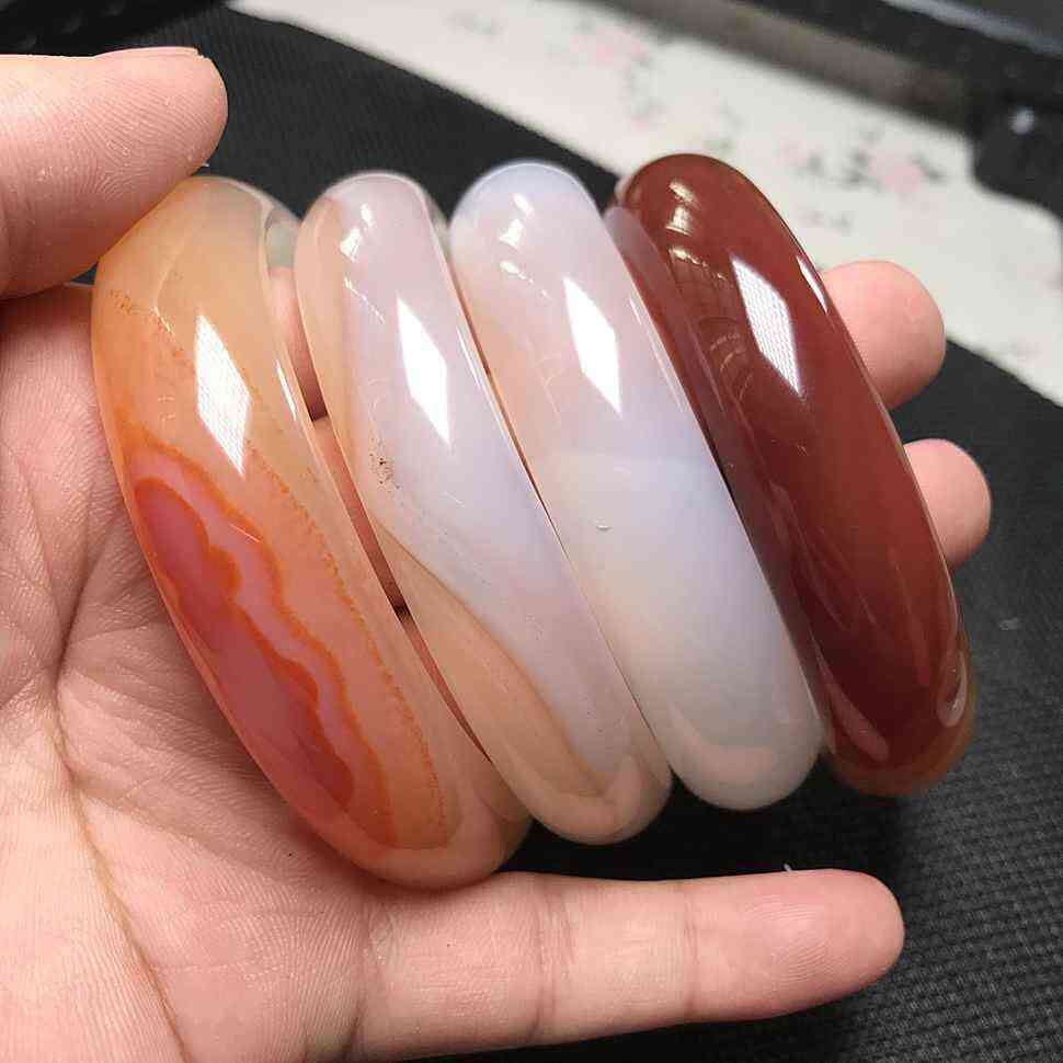 玉髓的功效与作用佩戴禁忌(玉髓有什么功效与作用 玉髓保健)插图2