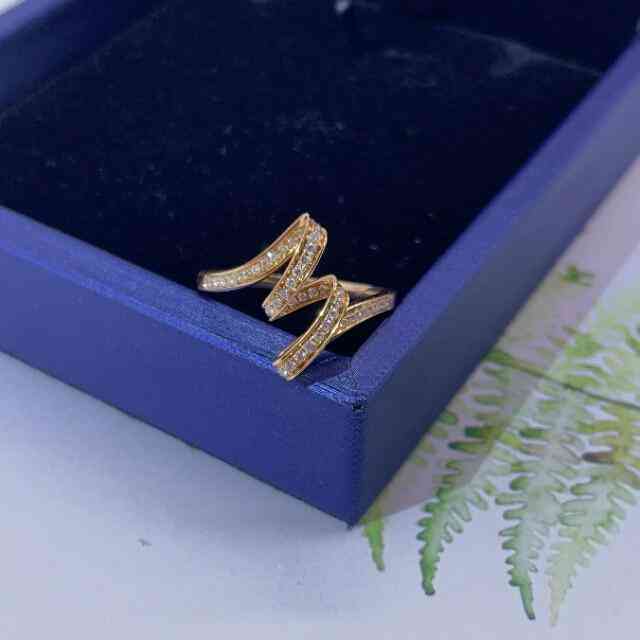 女生单身戒指的戴法和意义(女生单身的话戒指戴哪)插图3