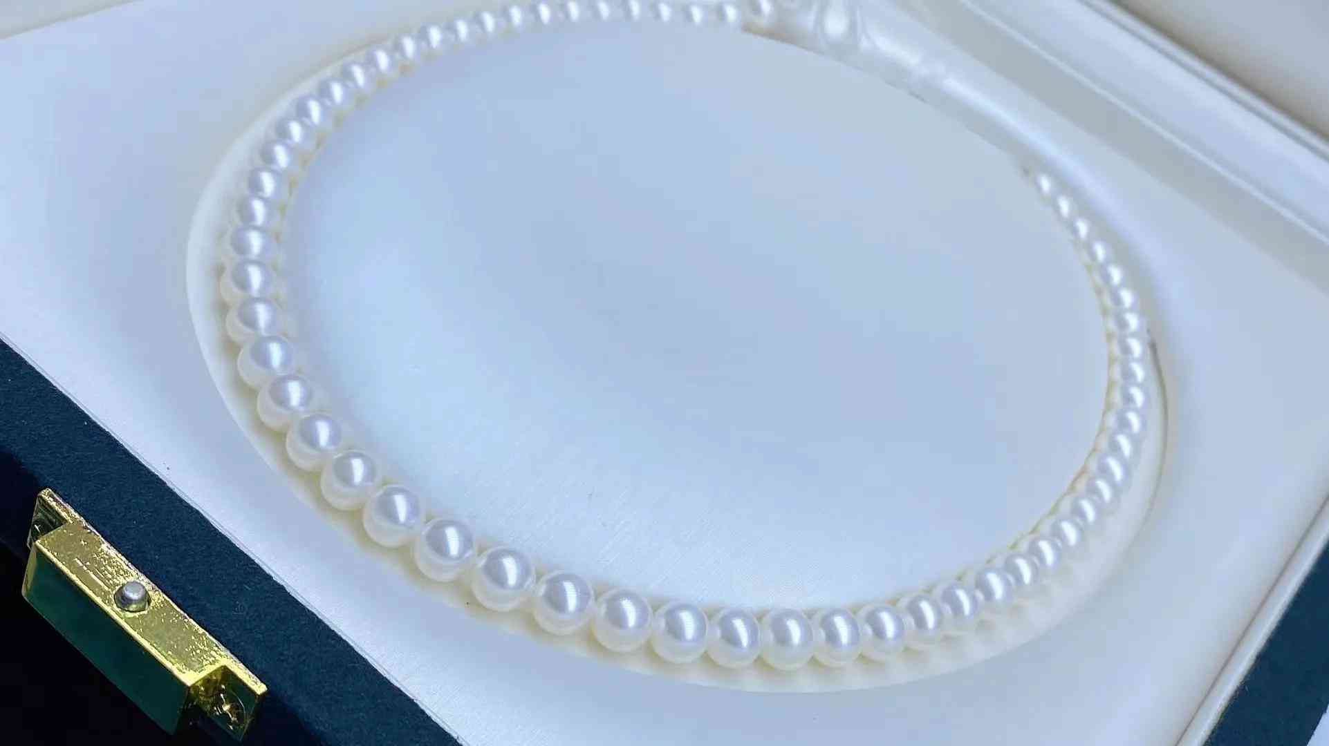 什么玉对女人身体最好(什么玉镯子对女性好)插图3