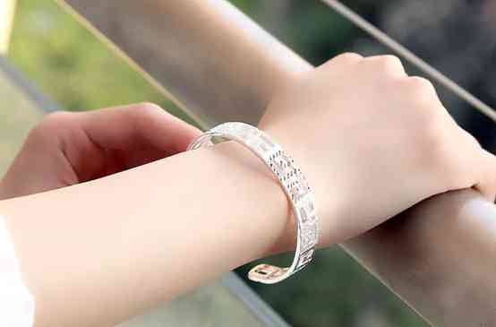 足银多少钱一克(足金999多少钱一克回收)