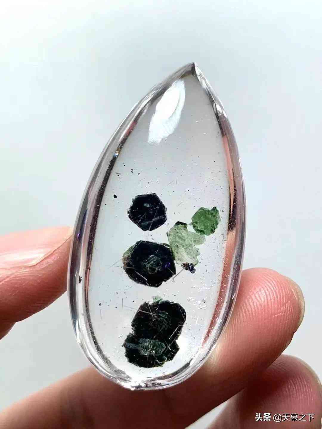 天然水晶吊坠多少钱一个(天然水晶石吊坠)插图5