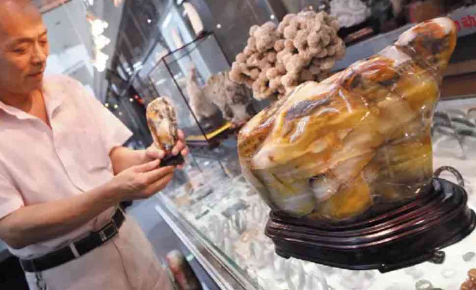 云南黄龙玉能买吗(云南黄龙玉能买吗现在)插图4